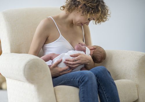 一个女人给她养孩子的孩子