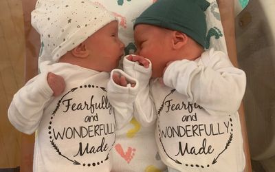 30岁的冷冻胚胎孕育了一对双胞胎