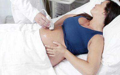 孕妇做超声波检查