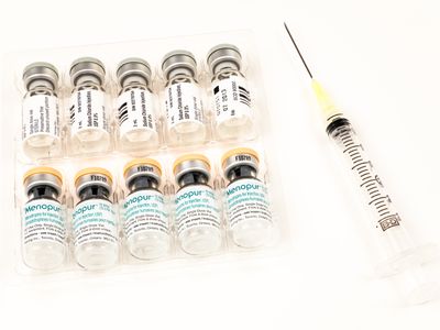 Gonadotropins with syringe