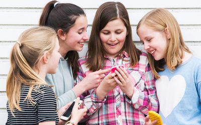 Tweens using social media