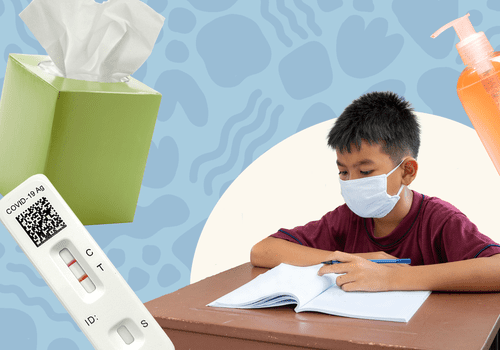 照片中的孩子戴着口罩，看着笔记本、新冠病毒检测、肥皂和纸巾