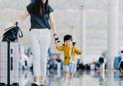 和蹒跚学步的孩子一起旅行