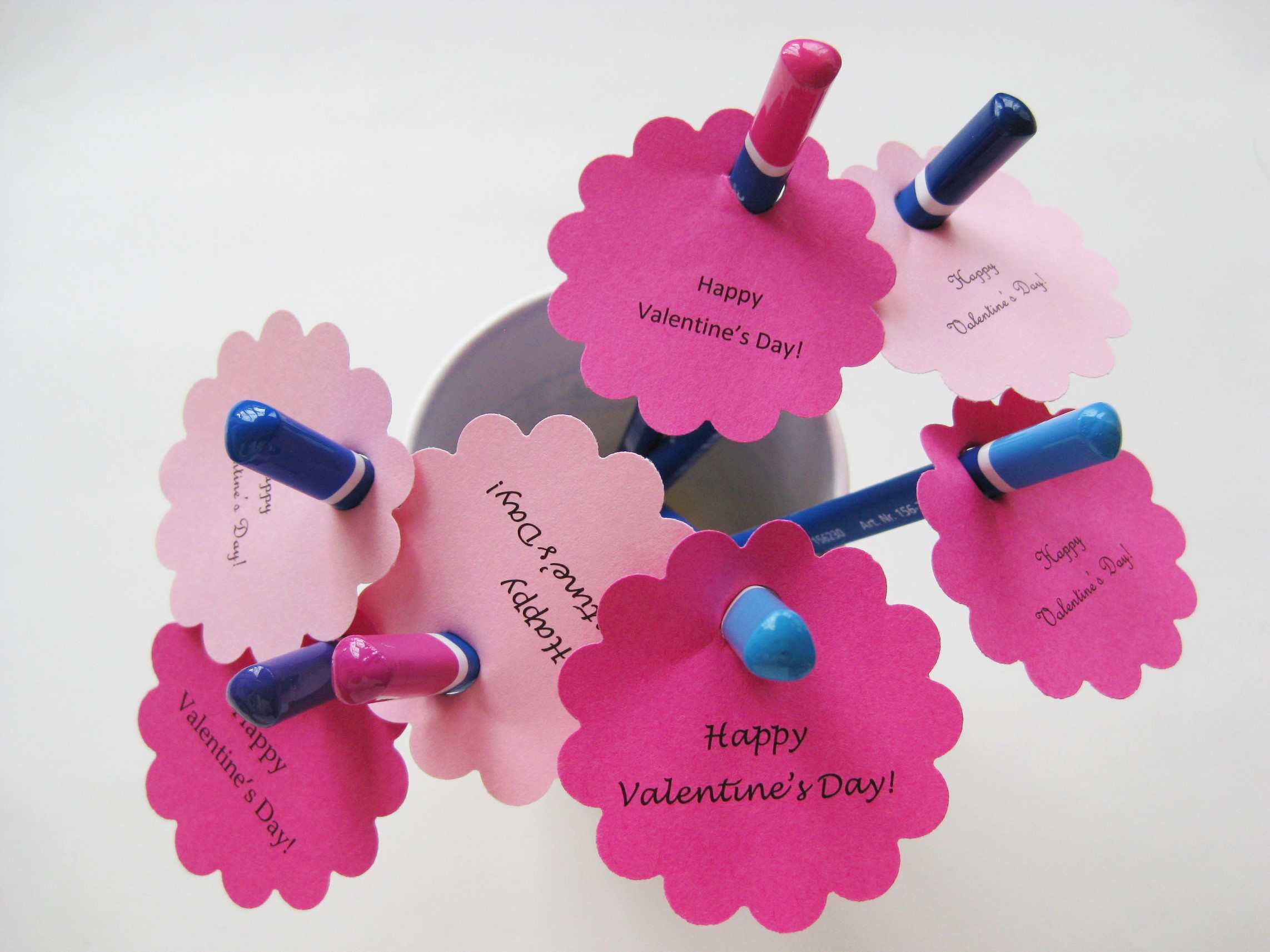 Valentine_crafts_pencil_Valentines_step1.jpg