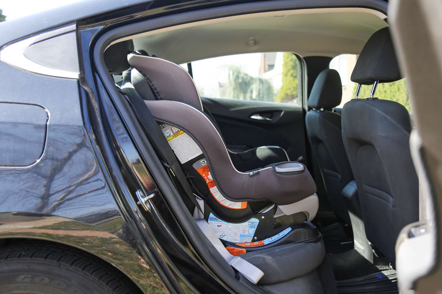 The Graco Extend2Fit Convertible Car Seat installed in a car