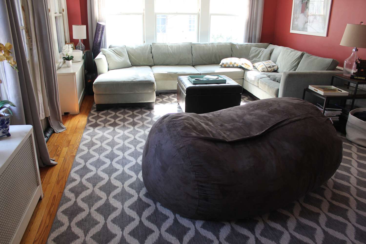 Three post bean bag chair