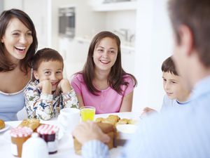 Laughter around a mouthwatering breakfast!