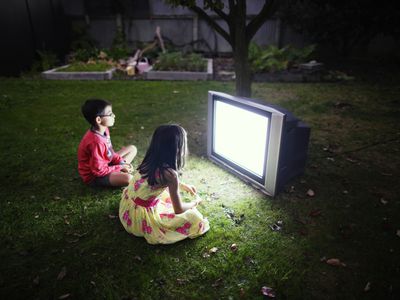 kids watching tv