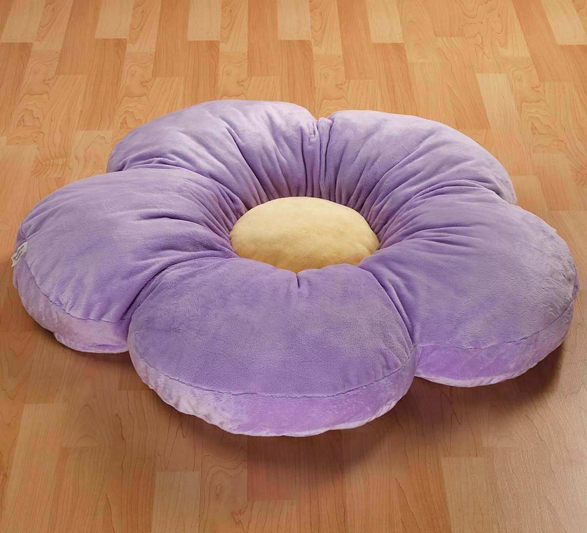 daisy-flower-pillow
