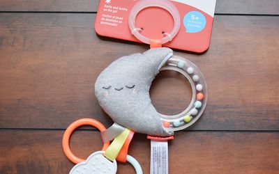 年代kip Hop Silver Lining Cloud Rattle Moon Stroller Baby Toy