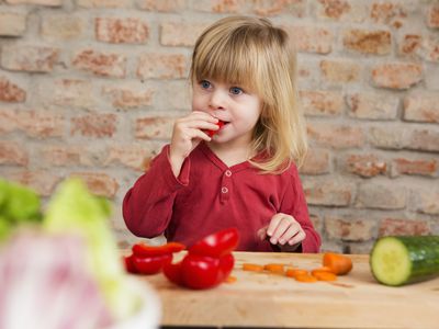 Raw vegetable snacks for kids