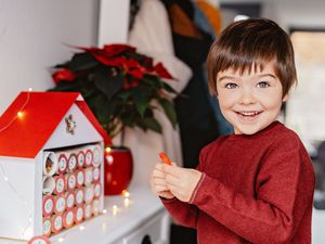 小男孩与降临节日历