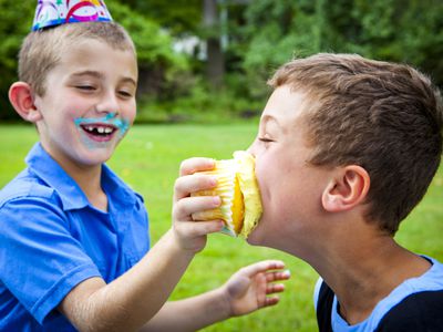 Does too much sugar lead to hyperactivity in kids?